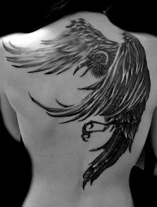 Design de tatuagem nas costas