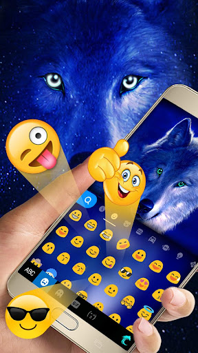 Wild Ice Wolf Keyboard Theme Screen 3