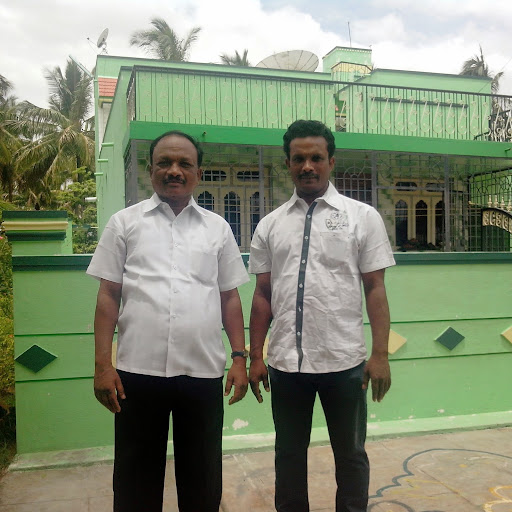 Ravi R