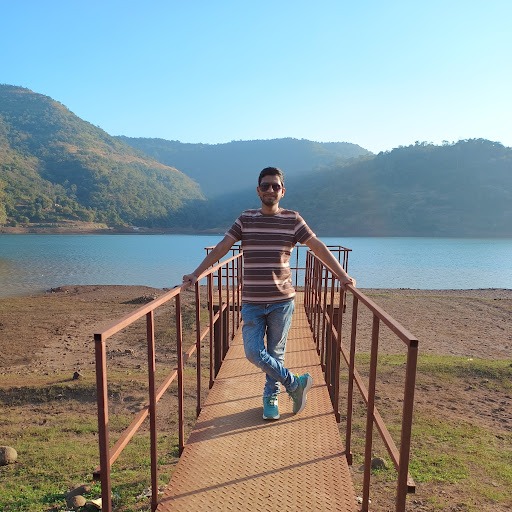 Apurv Gholap (अपूर्व घोलप)