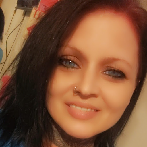 Nikki Powell (Nikki)