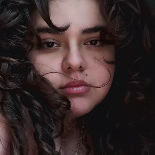 GirlKisserMaowMaowMaoow Eslay