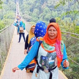 Trisny Andrianty Admiral