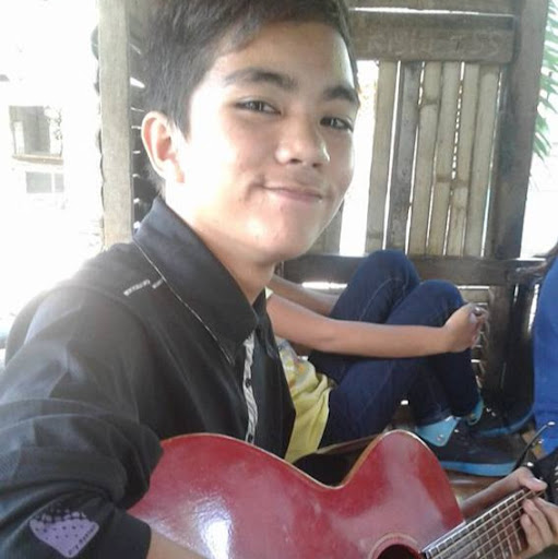 John “MikeyWhite” Pandoy