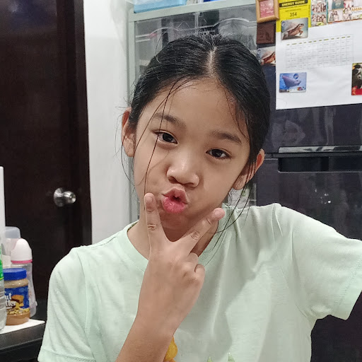 Amanda Grace Escuadro