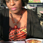 Stella Kanyogonya - Heuvelmans