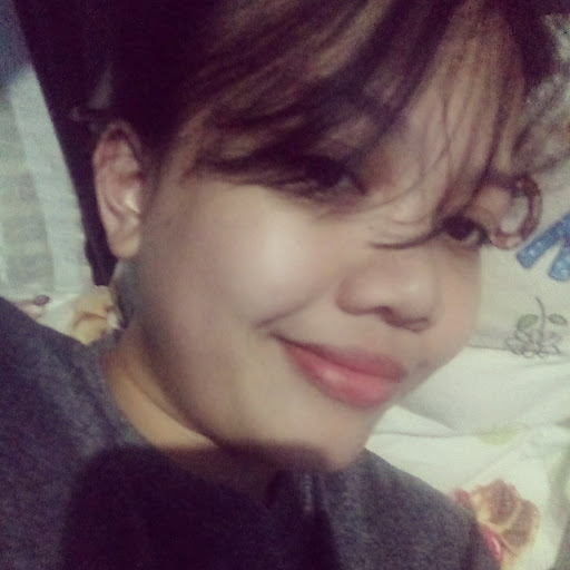 Momay Ü