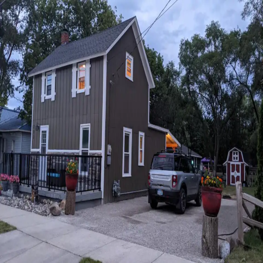 vushaj vacation rental logo