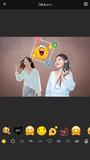 Take Photos With Park Min Young