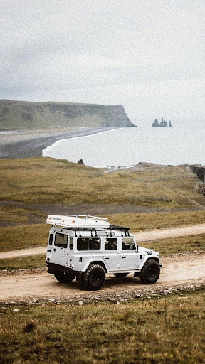 Land Rover Defender Screen 2