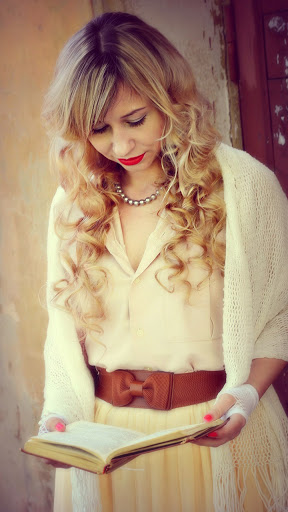 Android application retro girl live wallpaper screenshort