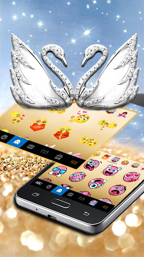 Luxury Swan Keyboard Theme Screen 3