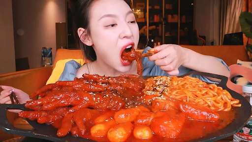 Mukbang ASMR Eating Screen 3
