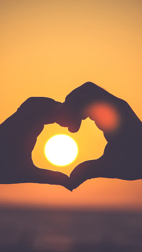 Android application heart hand wallpaper screenshort