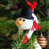 Snowman on the Christmas tree icon