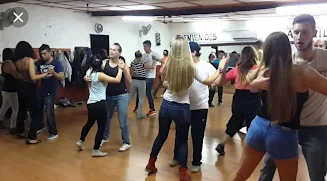 Bachata classes free and easy. Screenshot