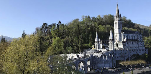 Praying with Lourdes
