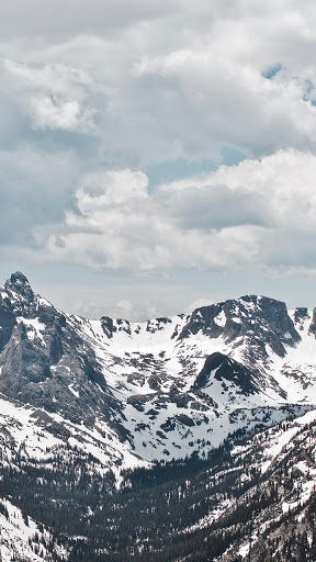 Android application winter mountain wallpaper screenshort