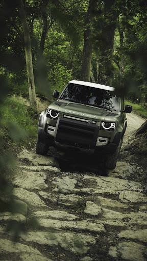 Land Rover Defender Screen 3