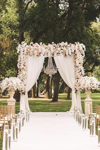 Outdoor Wedding Decor