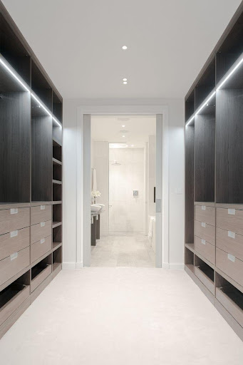 Ensuite Bathroom Screen 3
