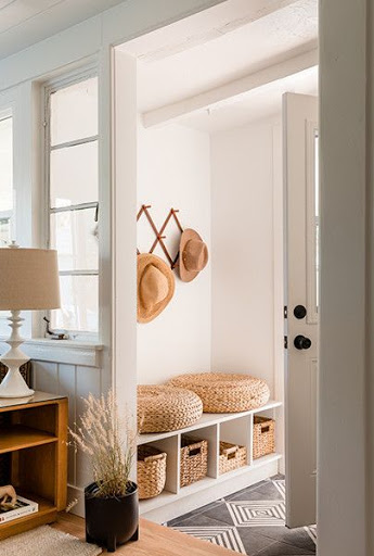 Screenshot of Bungalow Decor