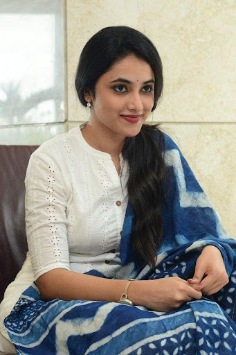 Priyanka Arul Mohan Wallpapers Screen 2
