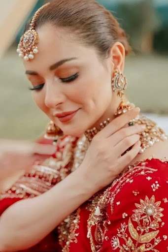 Hania Aamir Wallpapers Screen 2