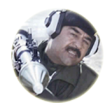 صدام حسين يتدرب بالسلاح icon