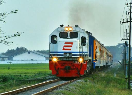 Android application Kereta Indonesia Wallpaper screenshort