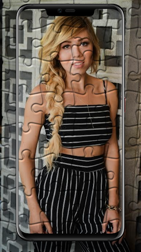 Jennette McCurdy Puzzles Screen 3