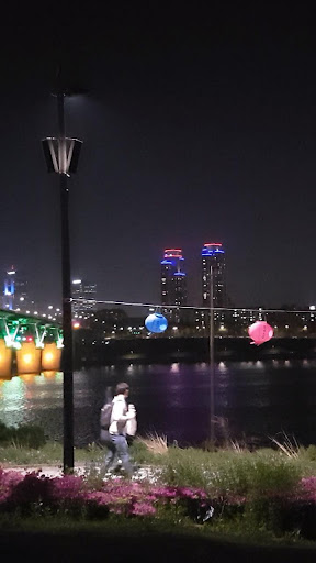 city night river wallpaper Screenshot 1 - AppWisp.com