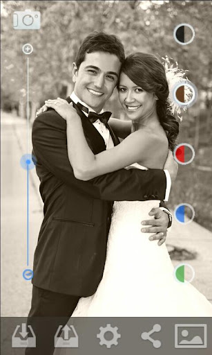 Black and White Camera Screen 3