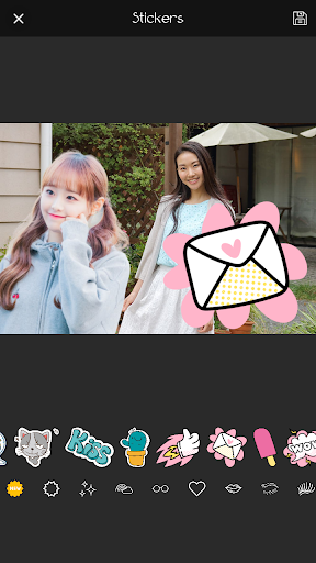 Take pictures with Chuu