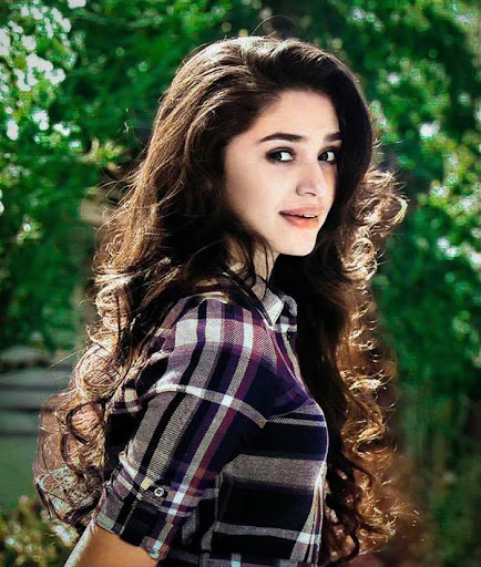 Krithi Shetty wallpapers