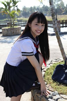 Hot girls in school uniformのおすすめ画像3