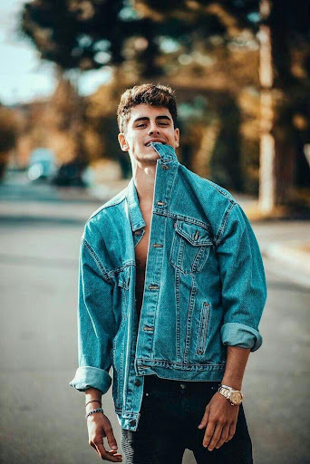 Pose for Boys Photography DSLR Screen 2