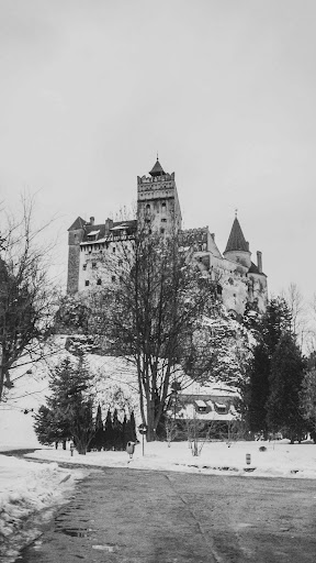 Bran Castle wallpapers Screen 2