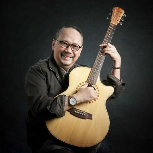 Lagu Ebiet G Ade Lengkap Scarica su Windows