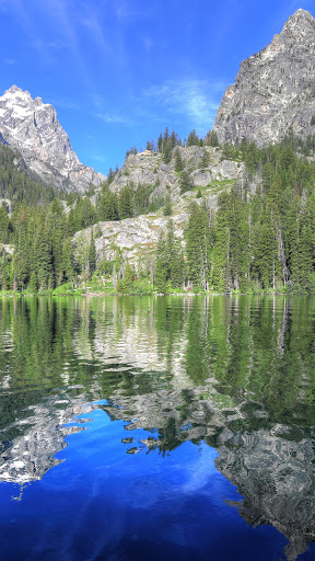 Android application mountain lake wallpaper screenshort