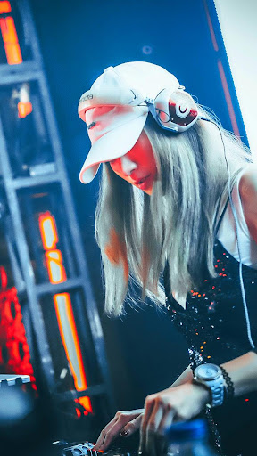 Android application dj girl wallpaper screenshort