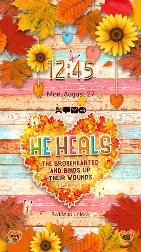 Autumn Leaves Heart- Wallpaper Screen 2