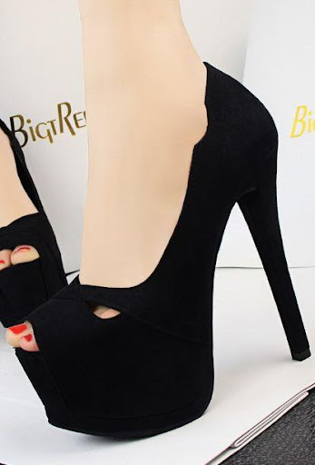 High Heels 2022-2023 Screen 3
